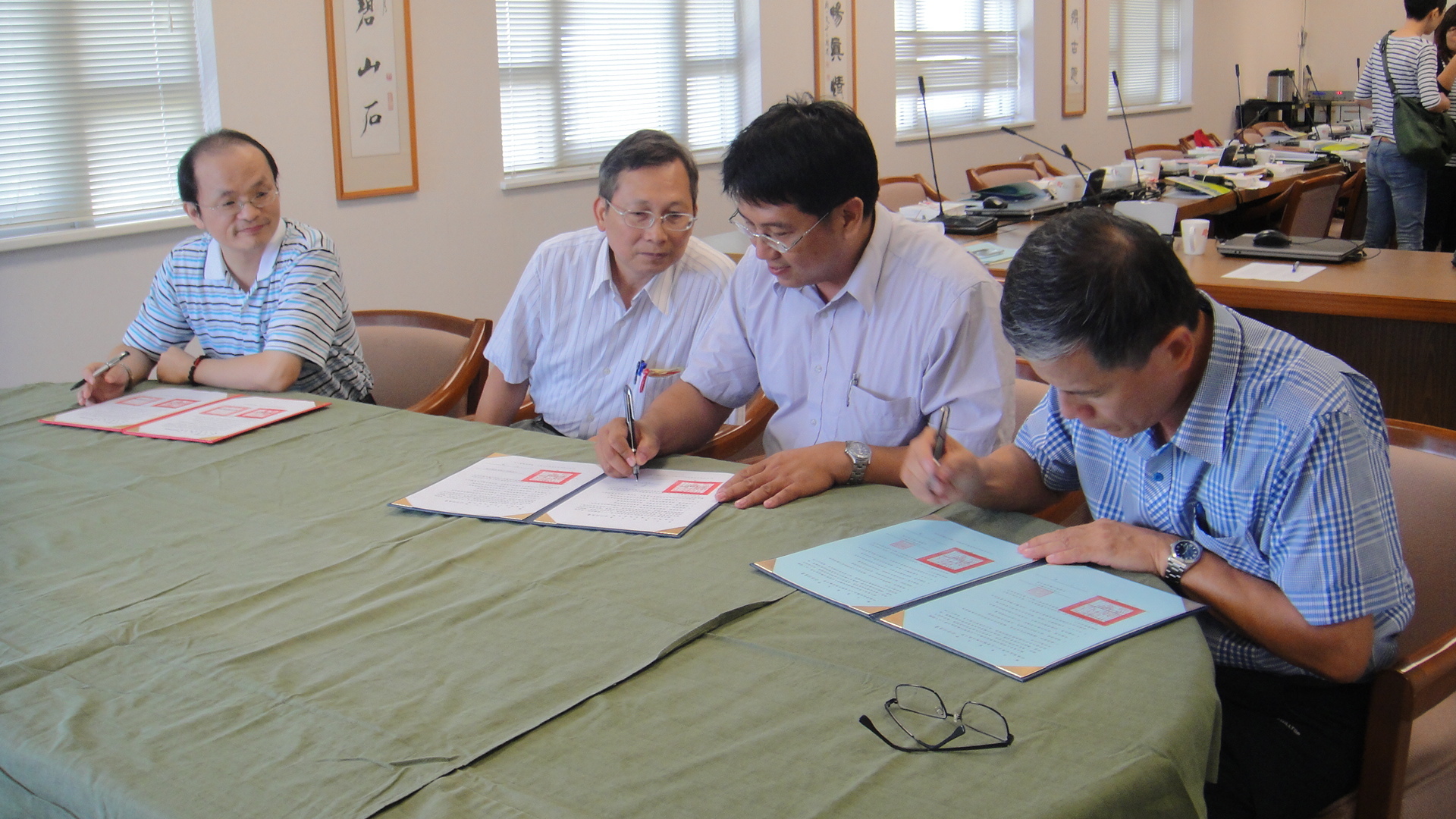 東華大學與三所高中共同簽署合作同意書