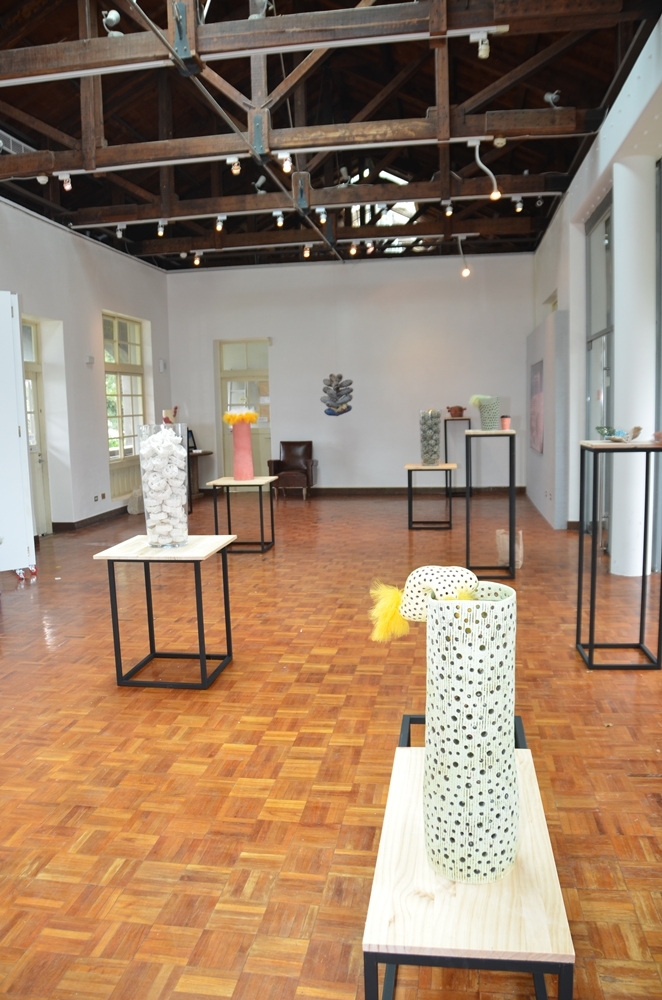 「器．形」王怡惠陶塑創作個展現場展出20多件作品