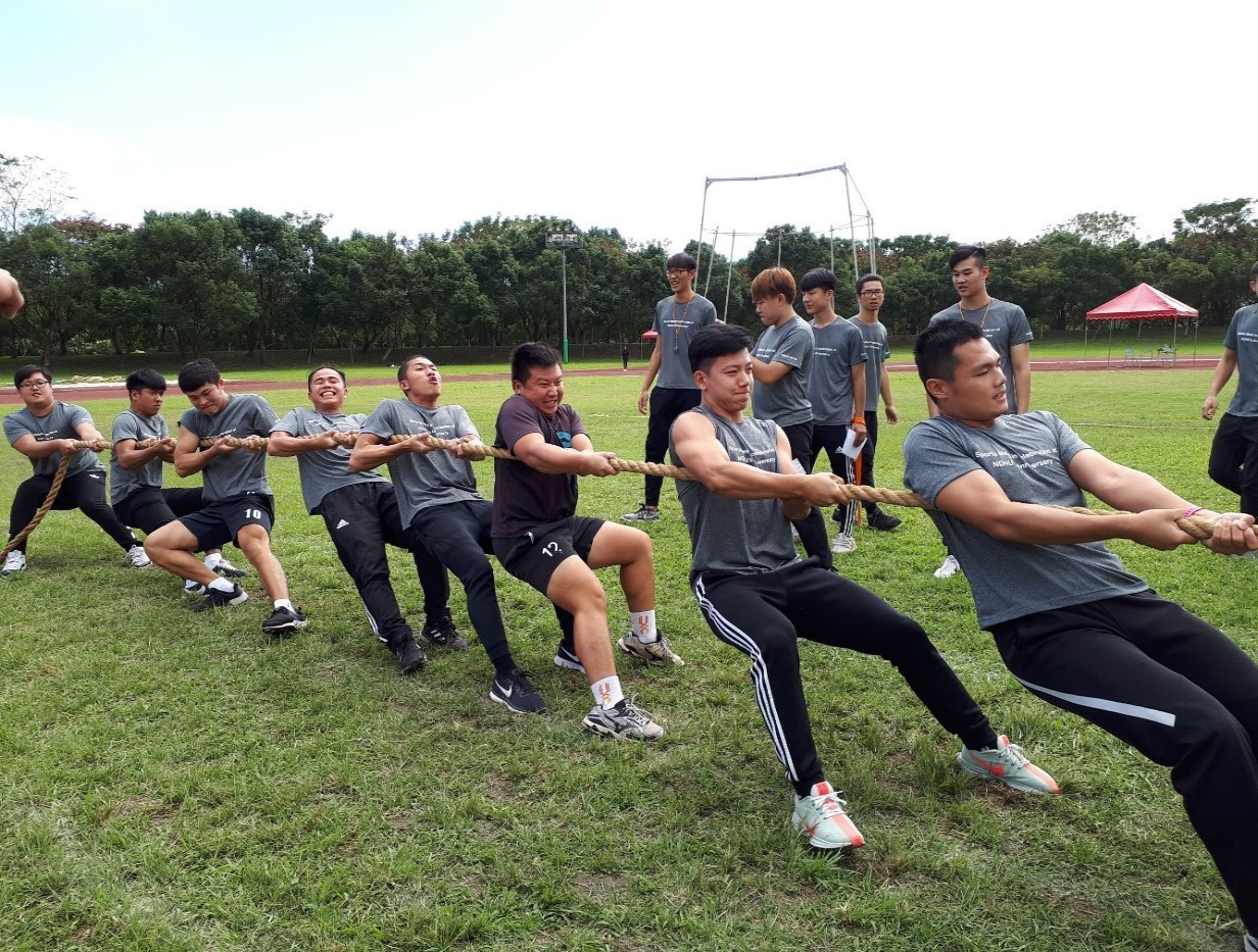 校慶運動會拔河比賽