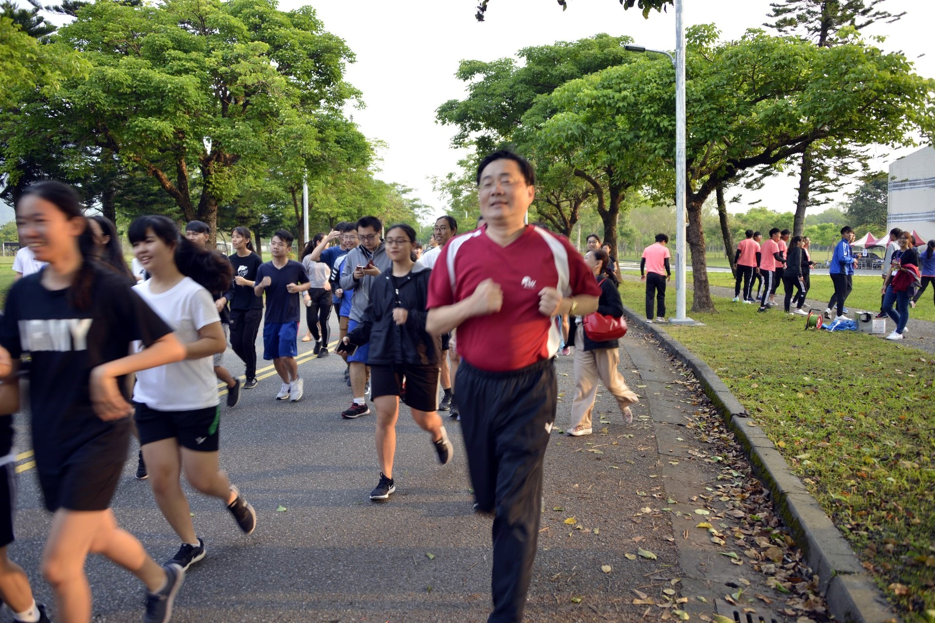 校長實際行動參加路跑比賽