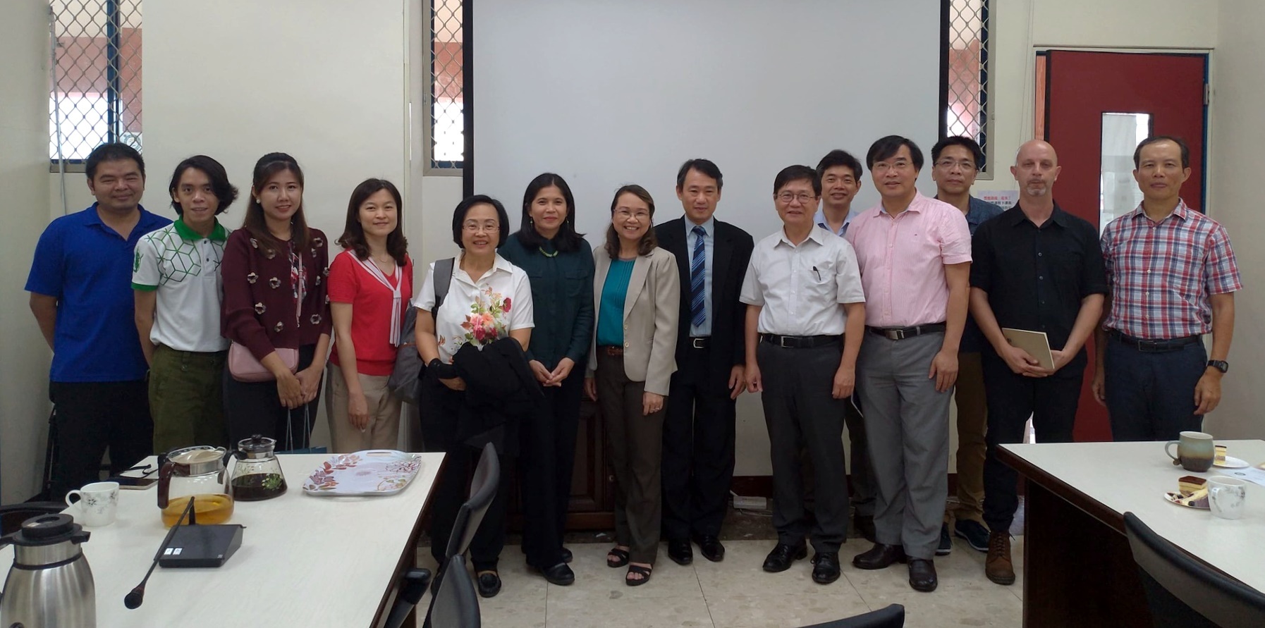 泰國農業大學訪賓與東華大學教授合影