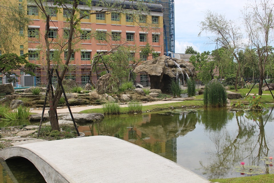 東華大學「詩經花園」小橋流水,富含人文素養