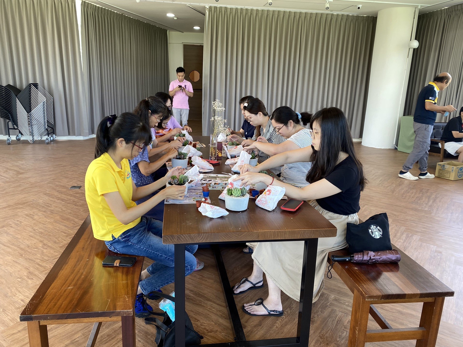 教職員園藝成品製作中