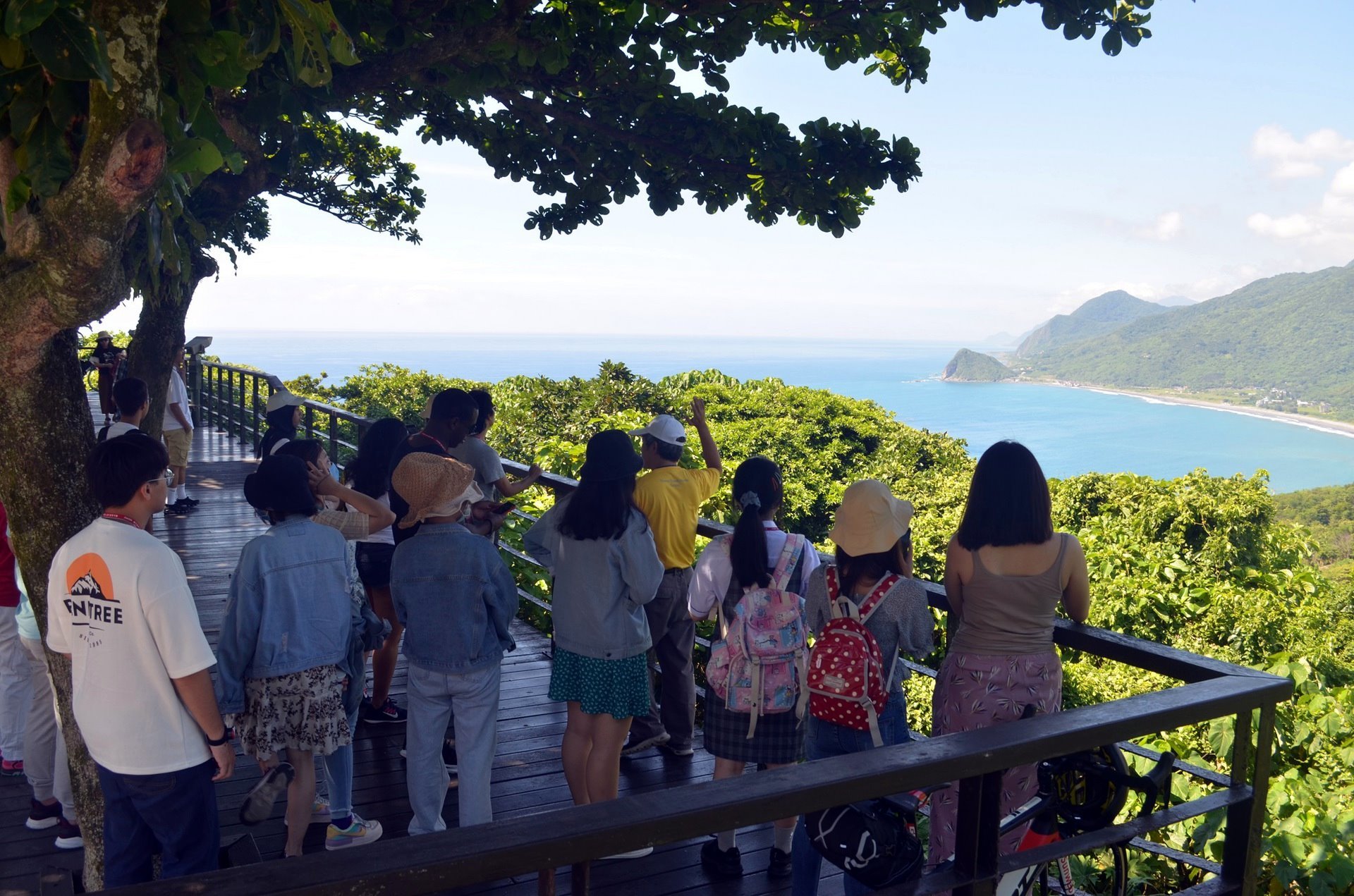 芭崎瞭望台眺望東海岸