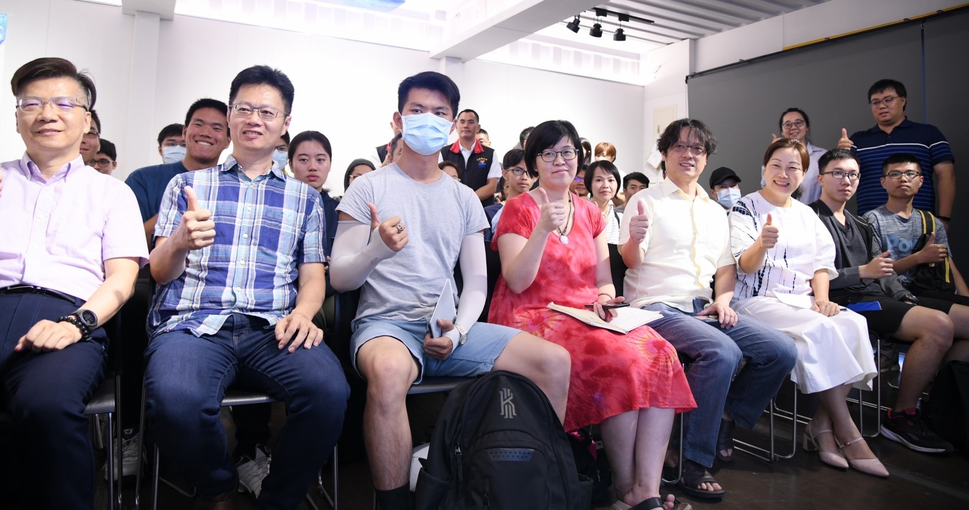 產學聯盟廠商交流會與會人員大合照