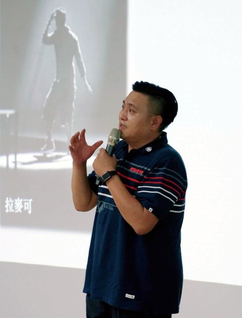 吳昊恩介紹他參與編劇的《拉麥可》原住民電影音樂劇