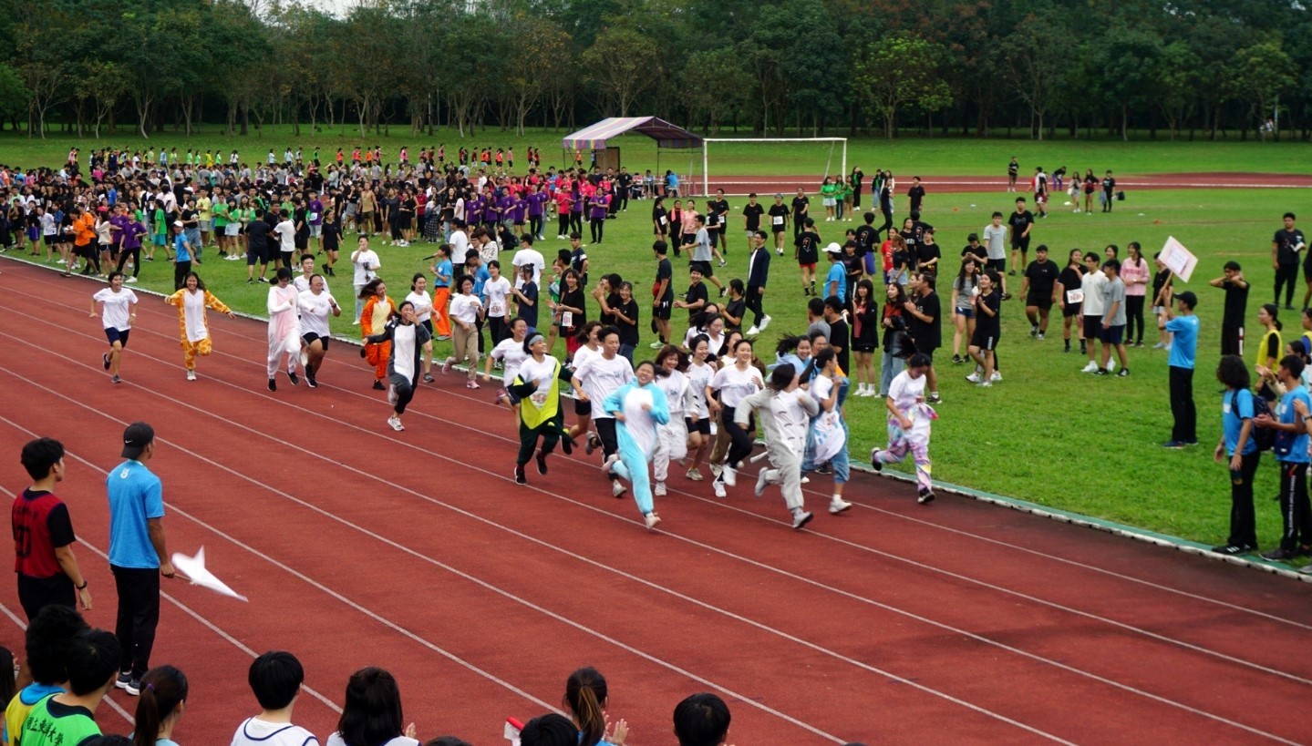 校慶運動會特教系大隊接力