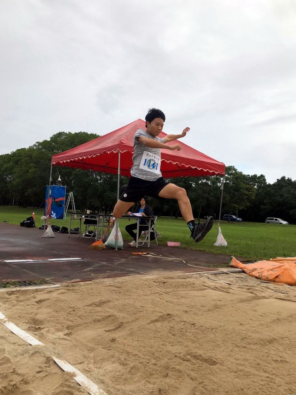 校慶運動會跳遠比賽