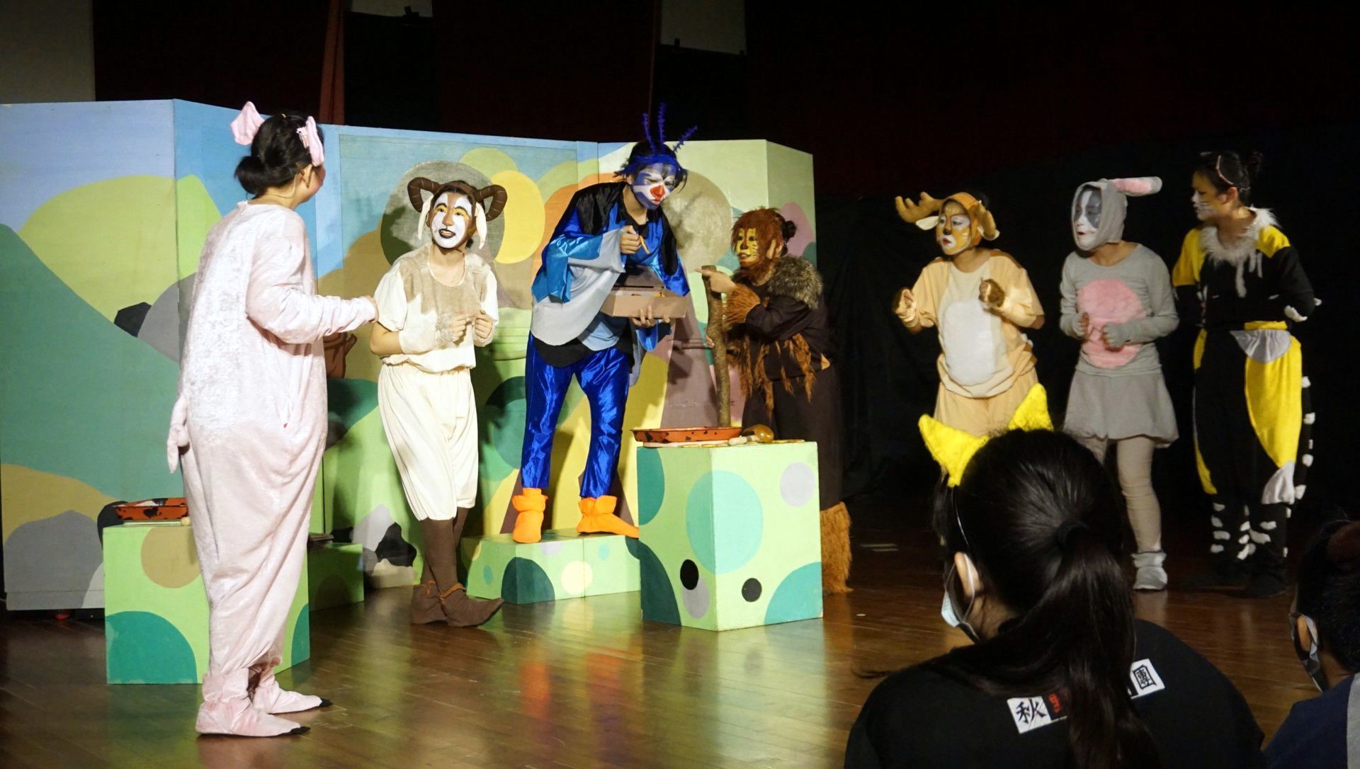 巡演劇碼是《動物勳章》,從「吃」出發,延伸到對生存的意義與想像,提醒小朋友「愛」與「分享」的滋味