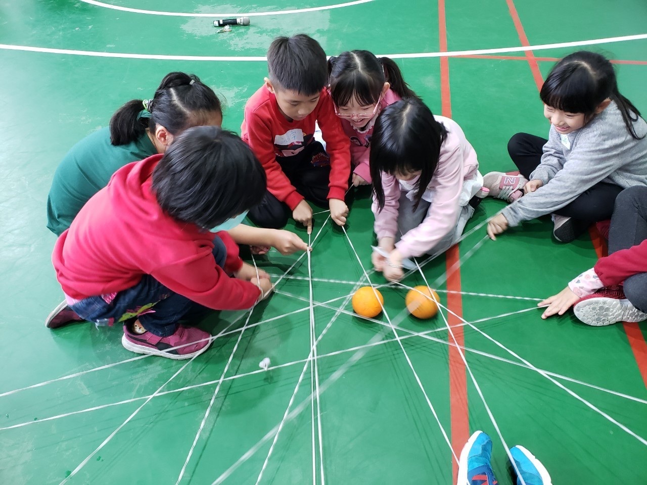地板滾球遊戲