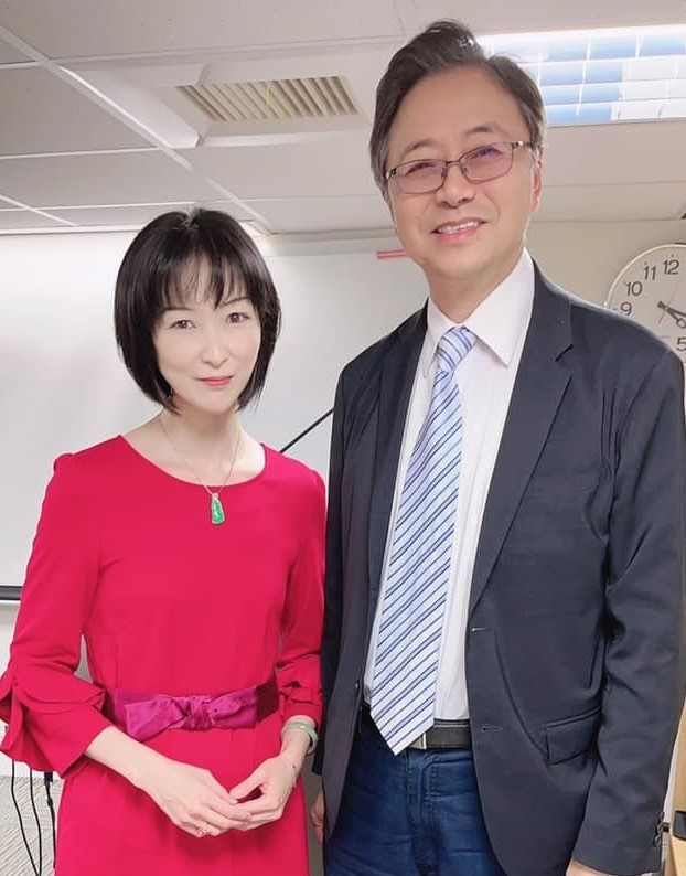張善政前院長與朱嘉雯主任合影