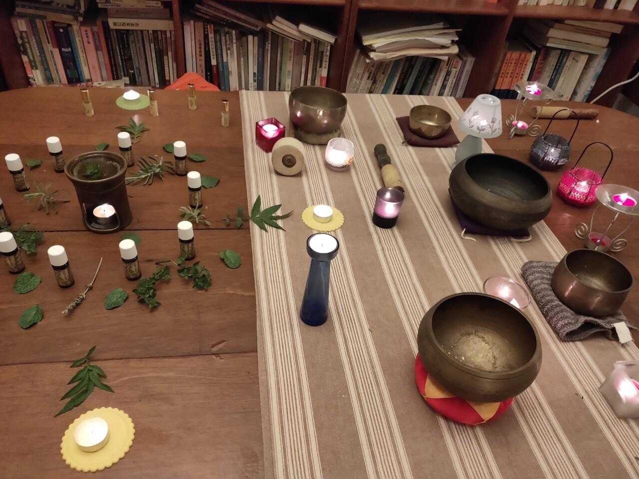 安心服務工作學生志工的芳療、靜心、淨化、頌缽活動