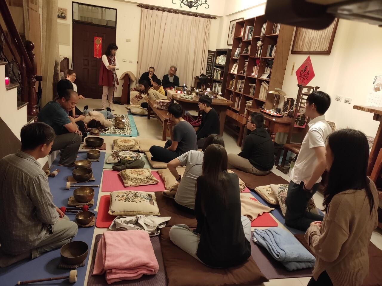 學生志工進行身心療癒活動