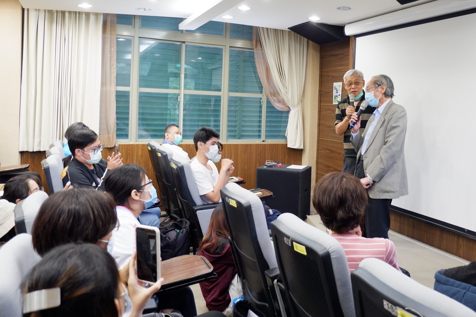 蔡焜霖、陳欽生前輩合唱千風之歌