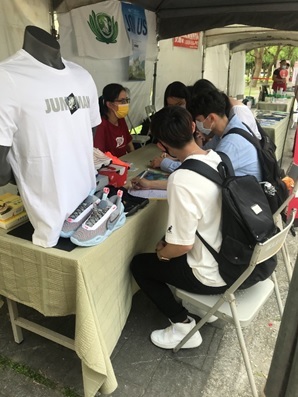 學生填寫投遞履歷