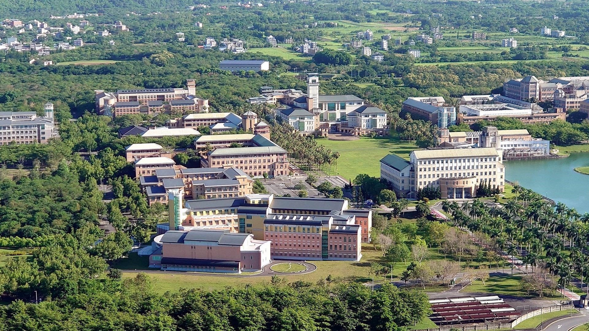 東華大學獲教育部110年「大專校院學生雙語化學習計畫」核定補助為重點雙語培育學校