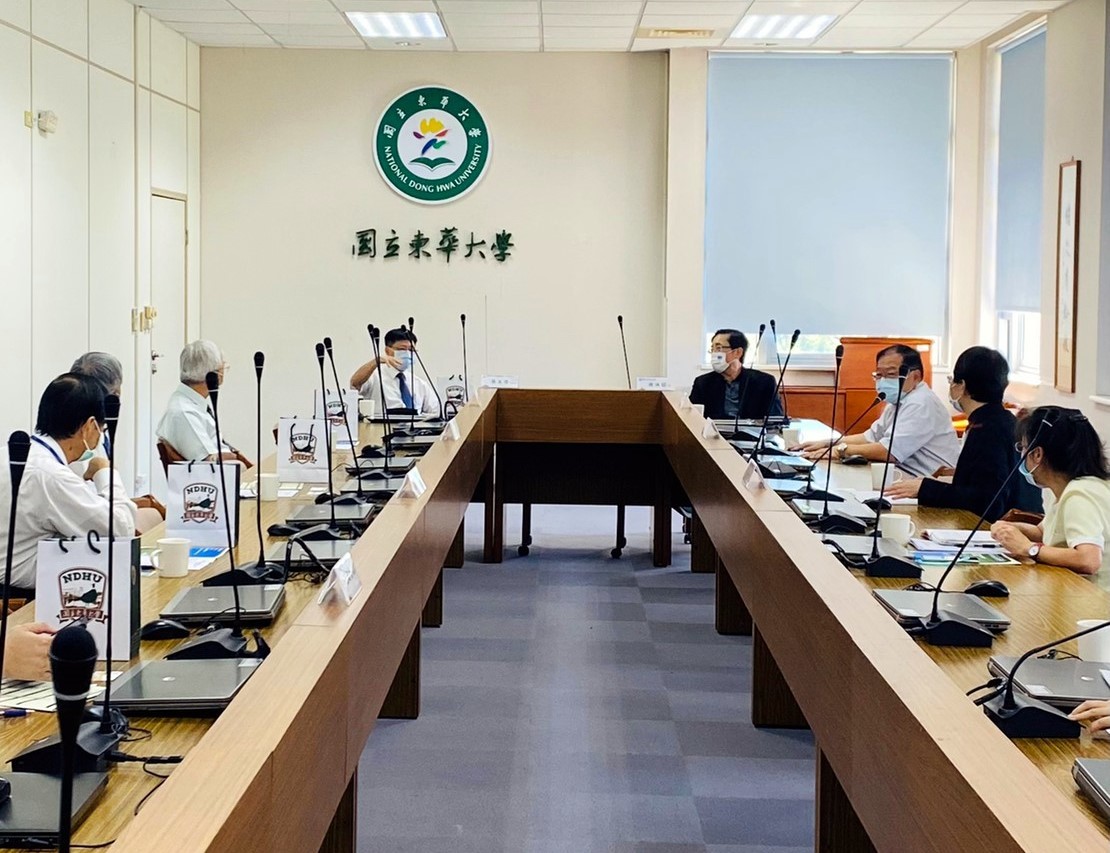 東華大學與門諾醫院雙方進行深度交流會談
