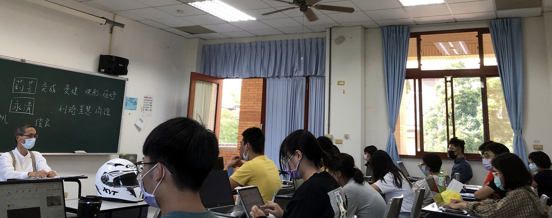 中央研究院社會學研究所謝國雄老師指導同學操作田野研究的SOP