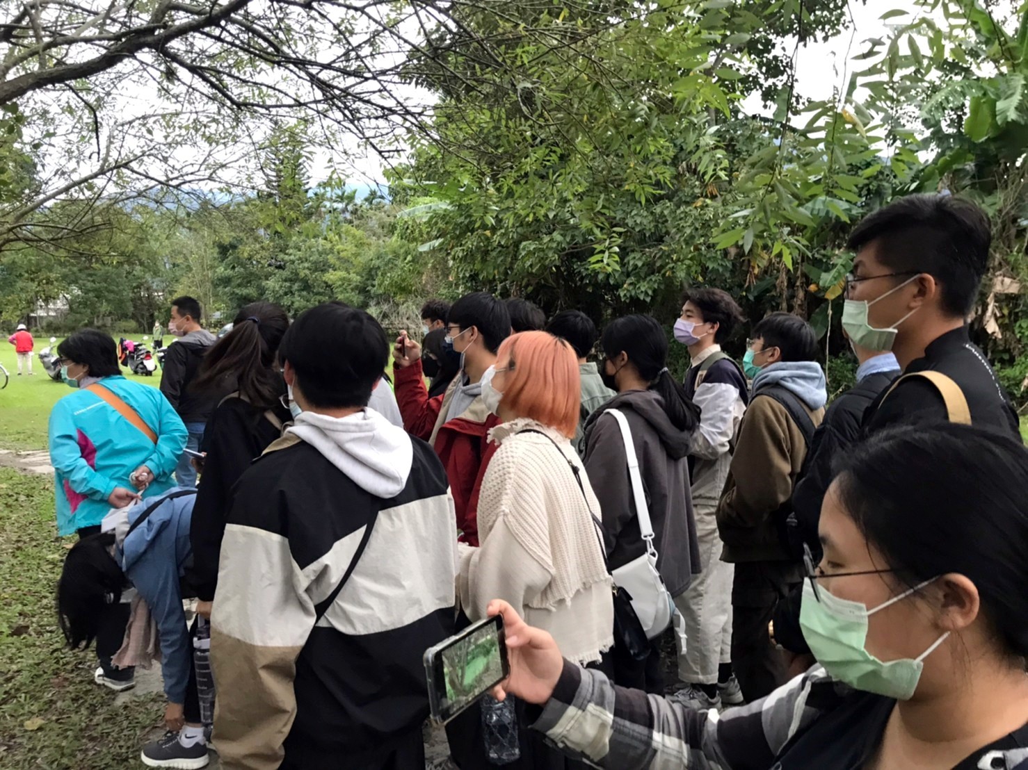 瞭解富源長者主要活動區,鐵道公園的設計與目前場域使用的情況,並認識社區綠照顧可能運用的場域。