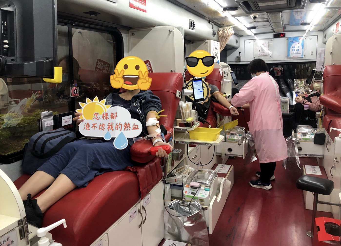 同學們依序上台捐血,內心喜樂滿盈