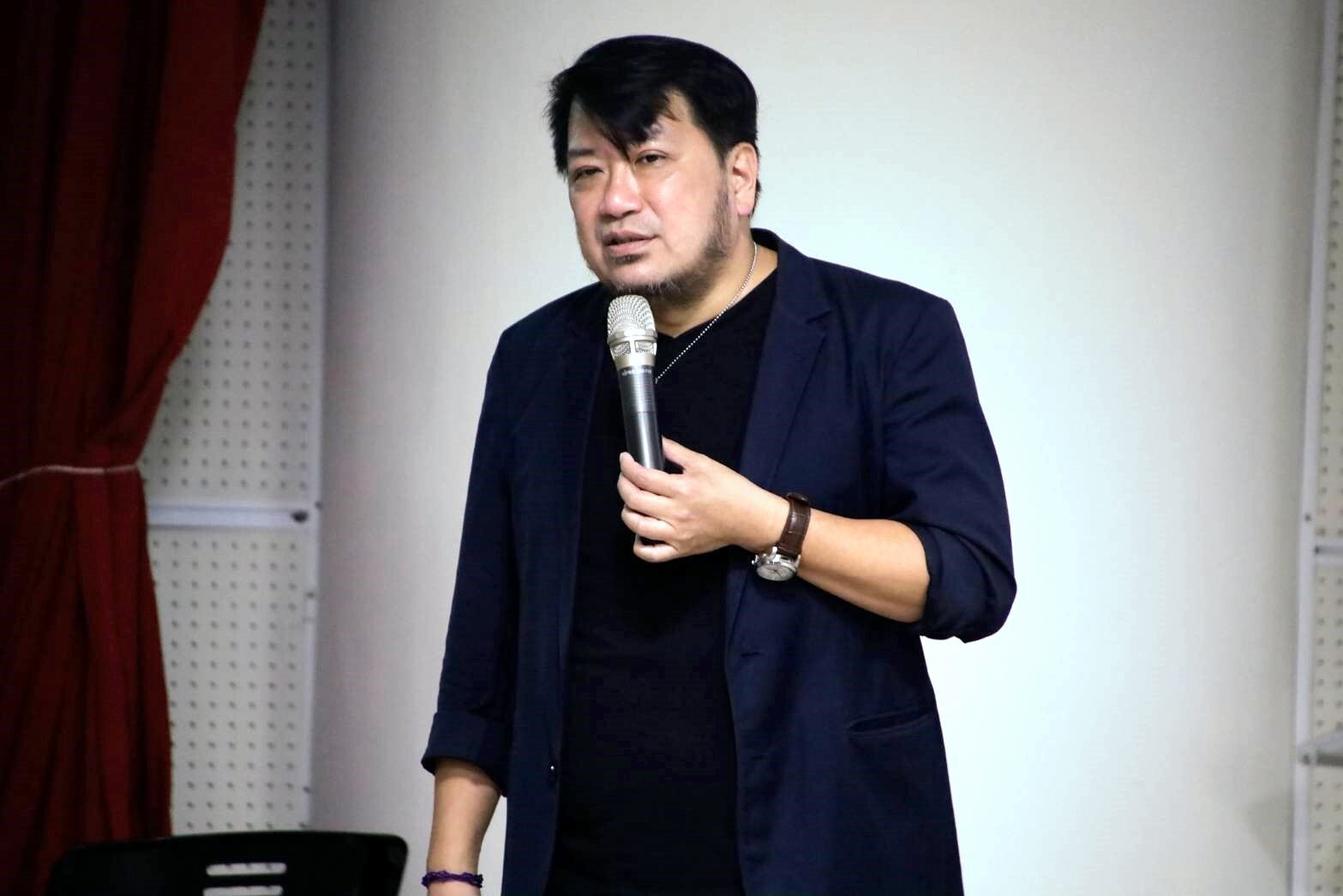 楊佳璋設計師強調設計工作的重點在於能應用設計思考來解決問題。