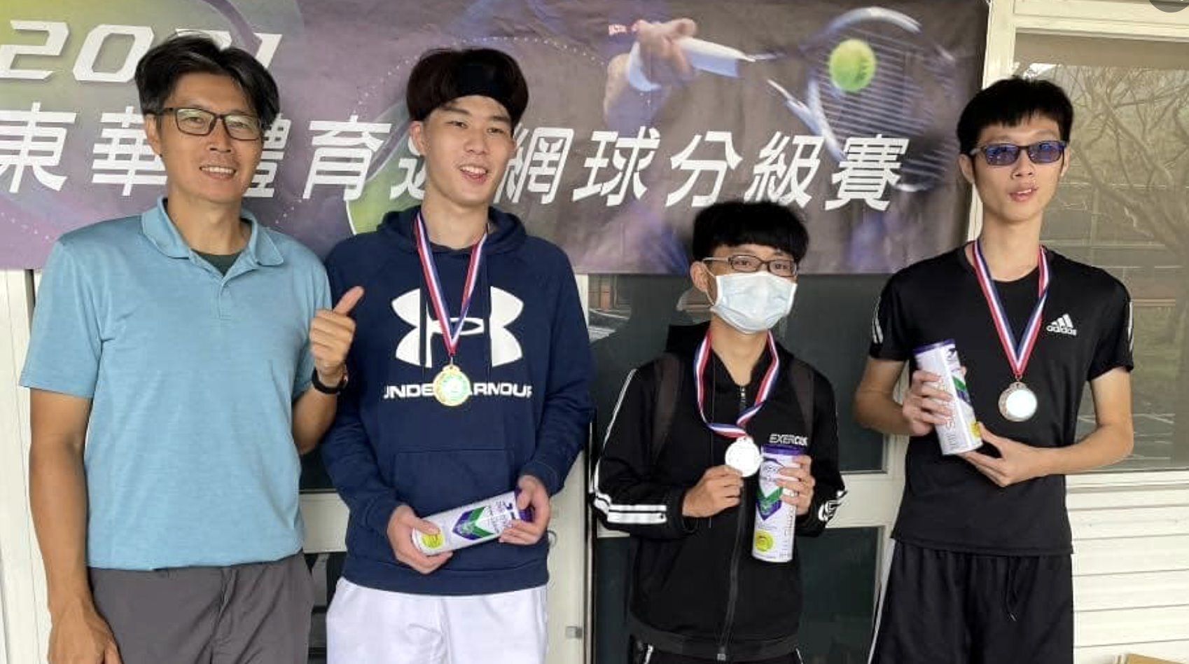 男子NTRP1.0級獲獎選手合照