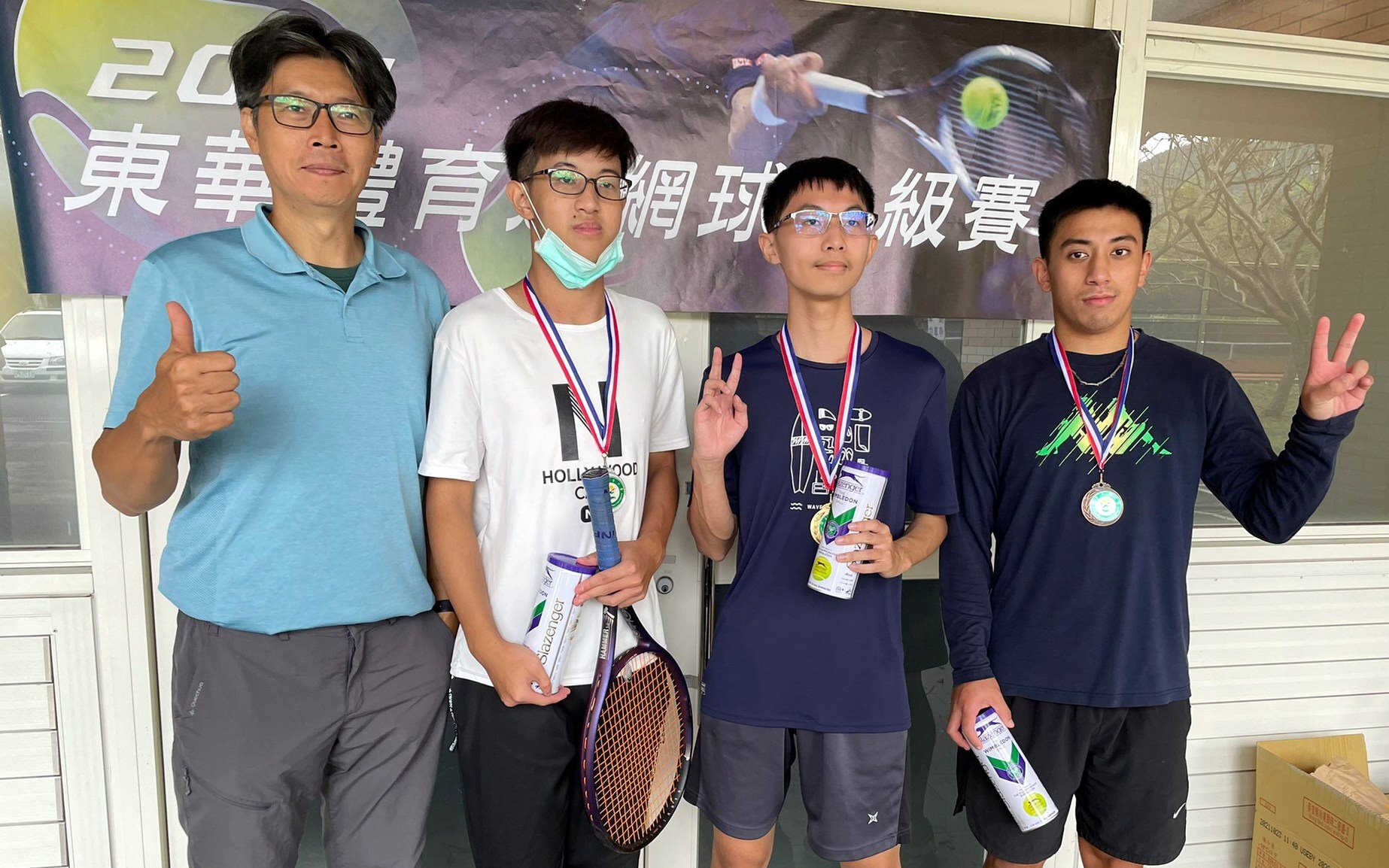 男子NTRP2.0級獲獎選手合照