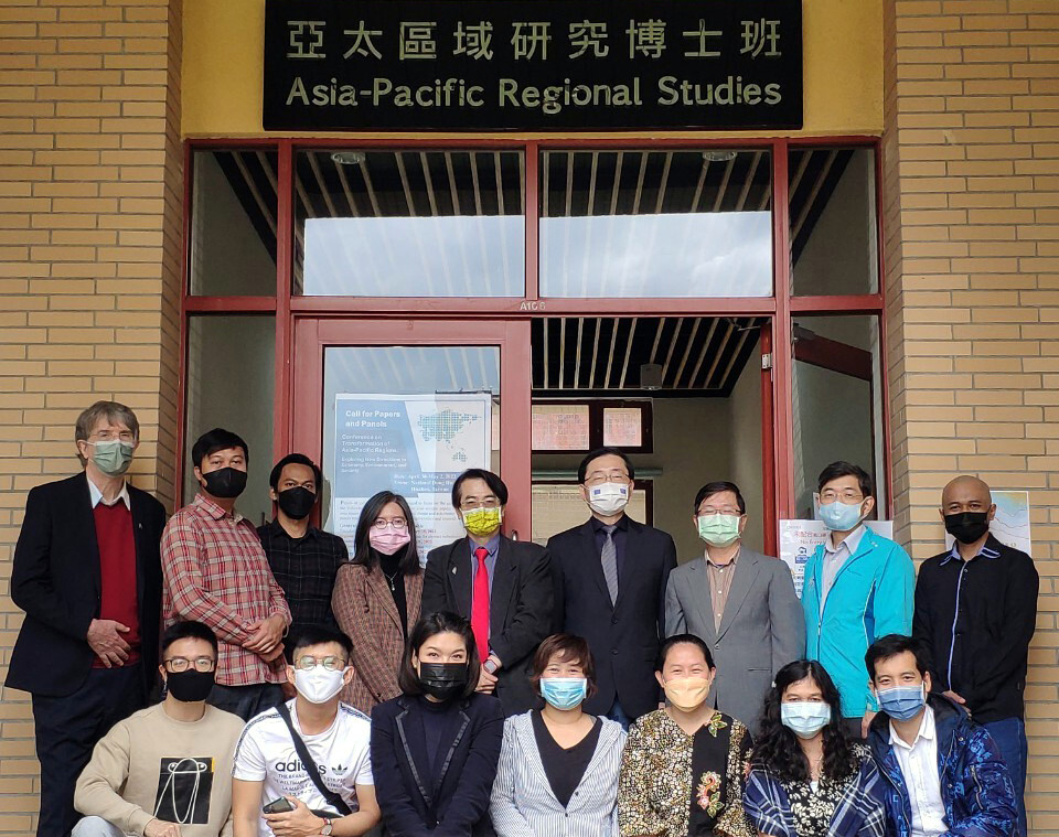 參與揭牌儀式人員合影