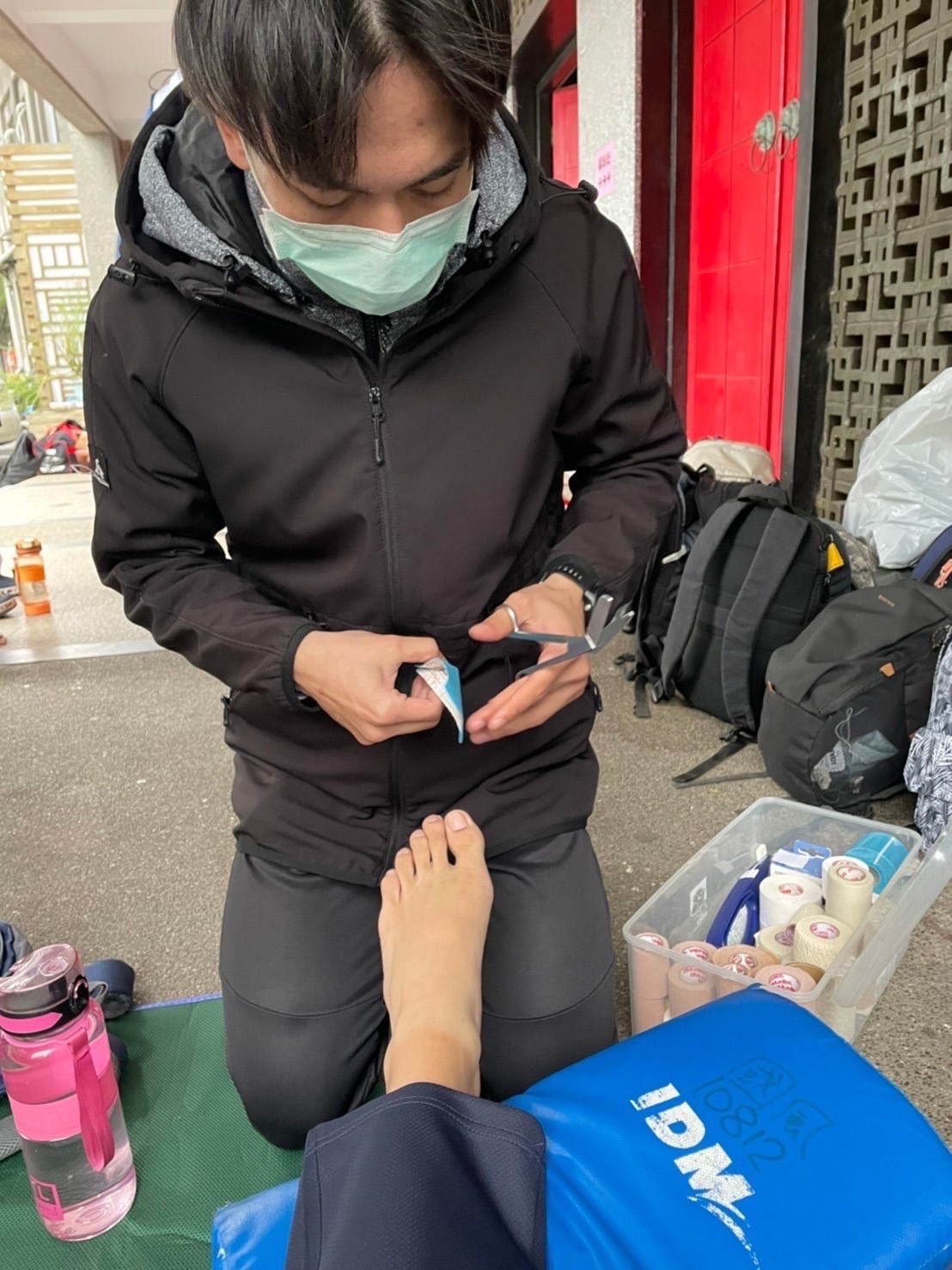 吳昭慶同學進行包紮實作01