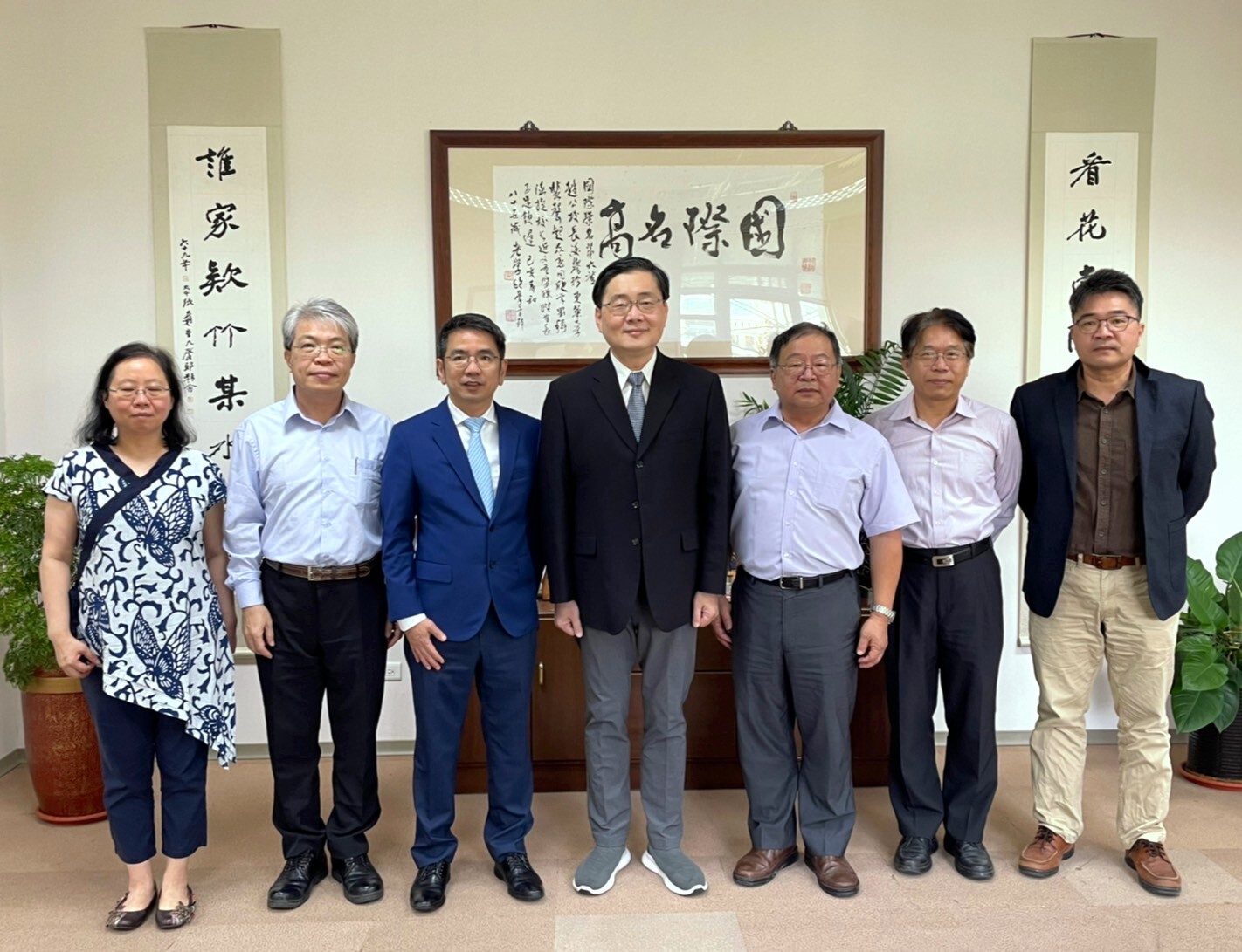 宜蘭市長江聰淵與東華大學團隊合照
