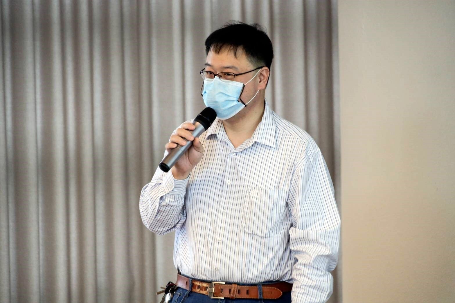 元大證券花蓮分公司邱益文副理認為危機也是轉機,要關注市場、洞悉入手時機。