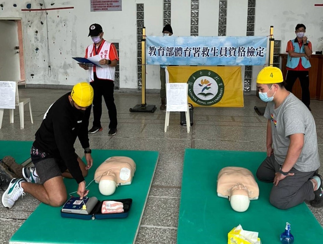 朱文正考試官檢測救生員CPR+AED檢定測驗