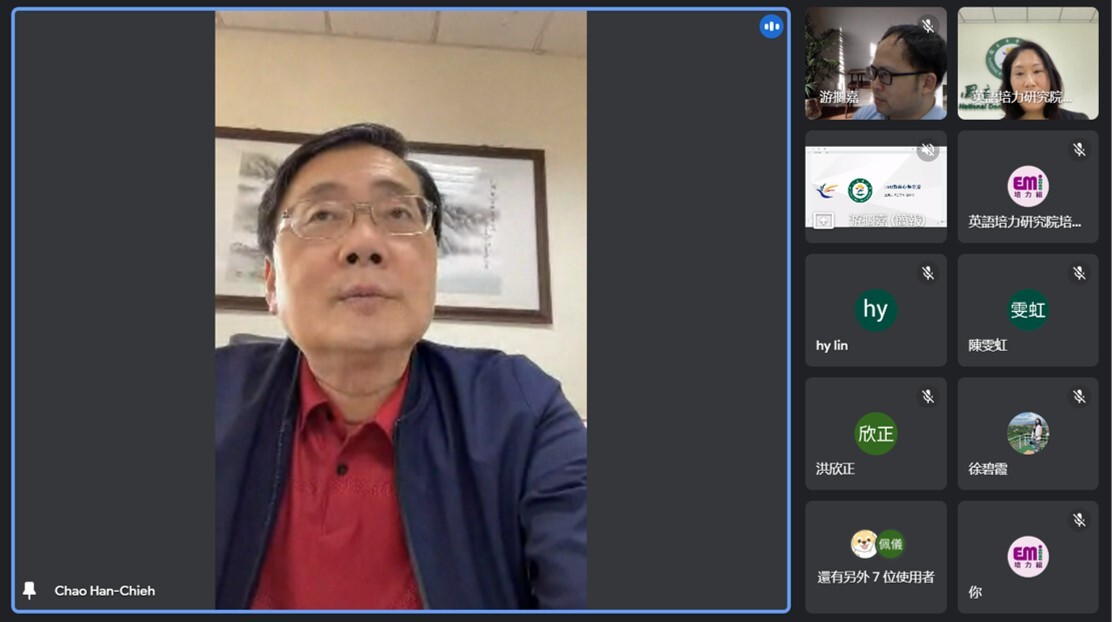 東華大學趙涵㨗校長為活動致詞,勉勵在座師長參與EMI課程