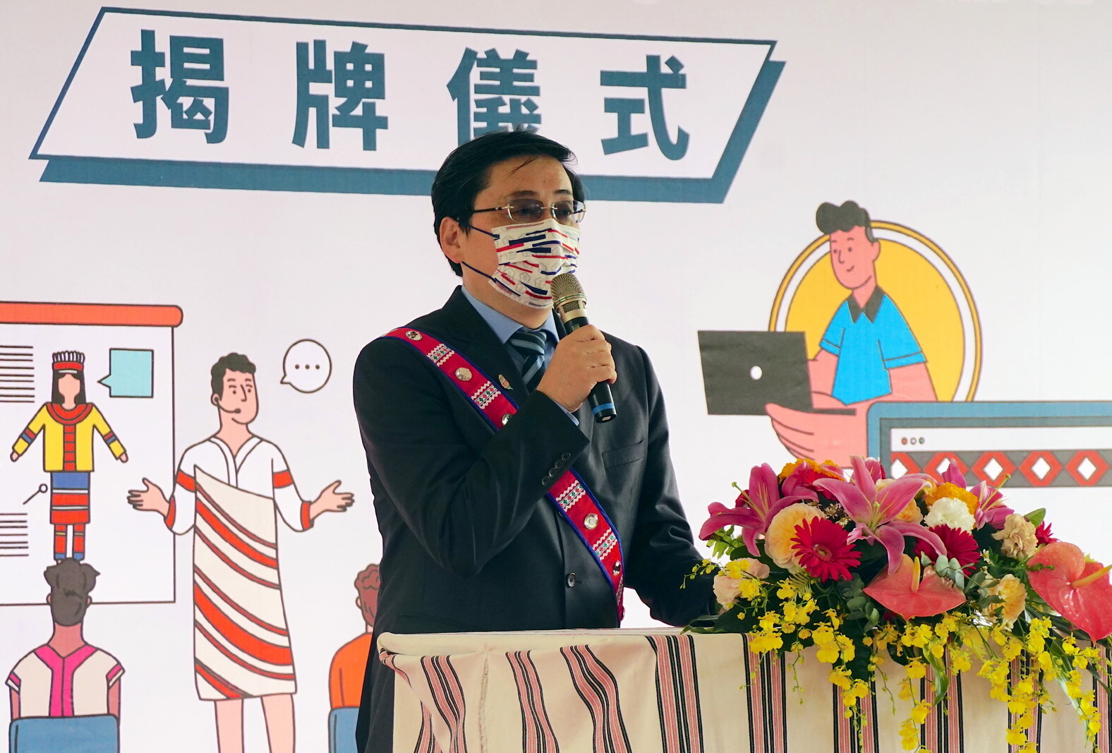 國立東華大學校長趙涵㨗向外賓致歡迎詞。
