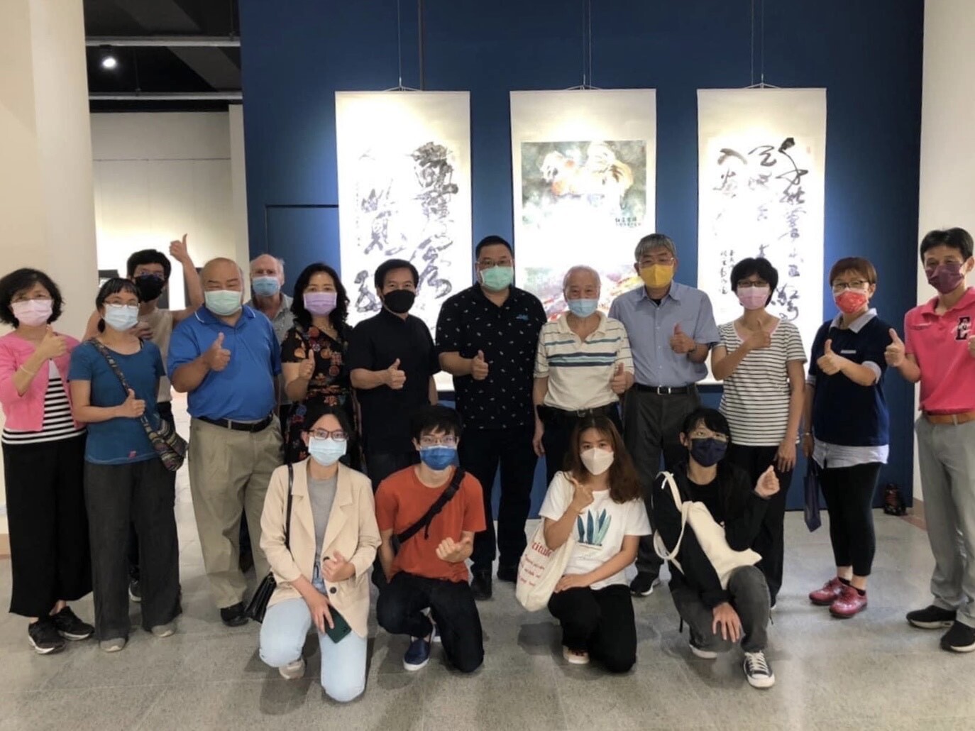 東華大學藝術與設計學系碩一新生展【流】開幕式與會貴賓合照