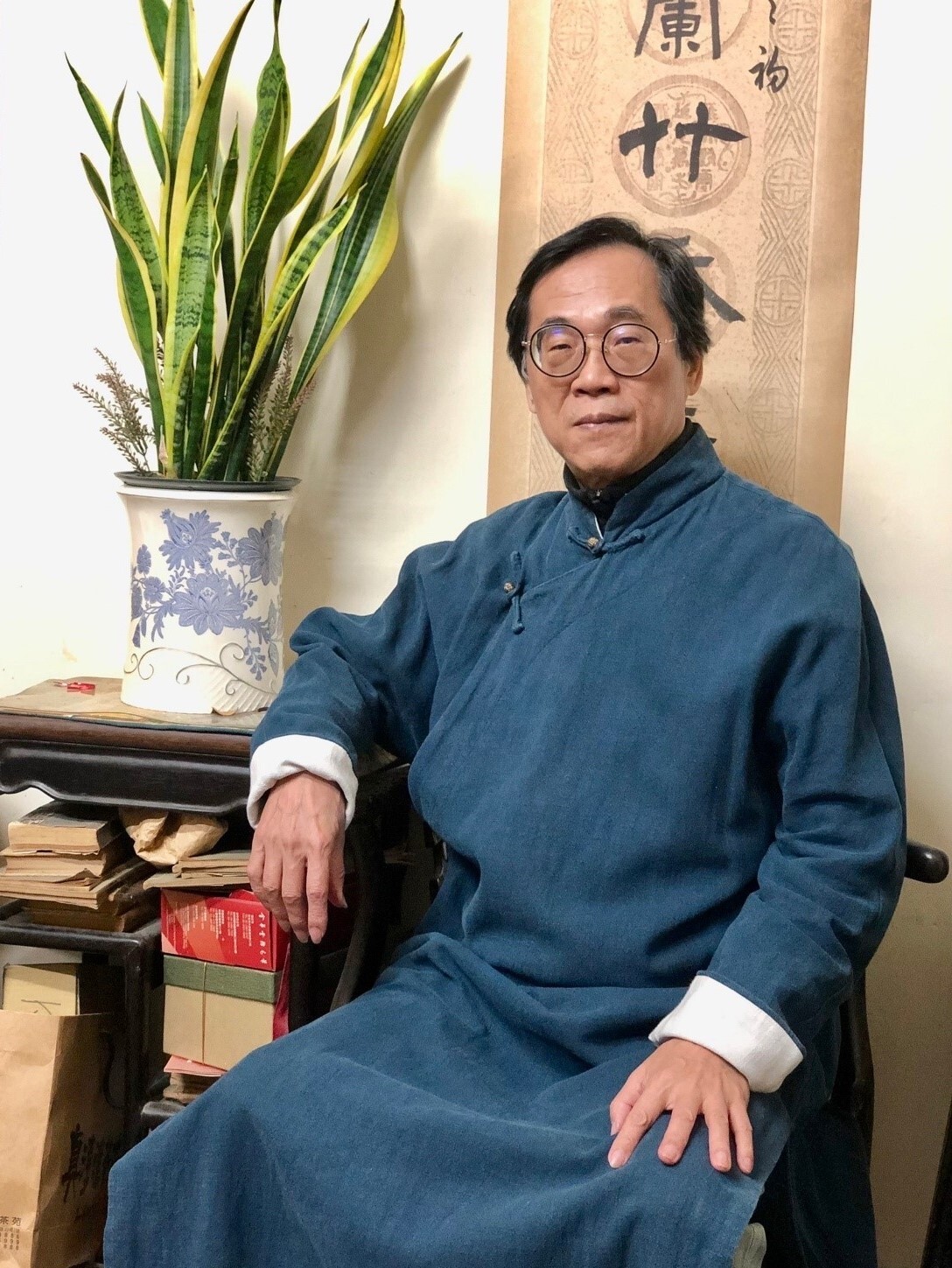 陳琴富先生建議同學可從佛學的觀念與修行工夫來鍛煉身心、涵養智慧。
