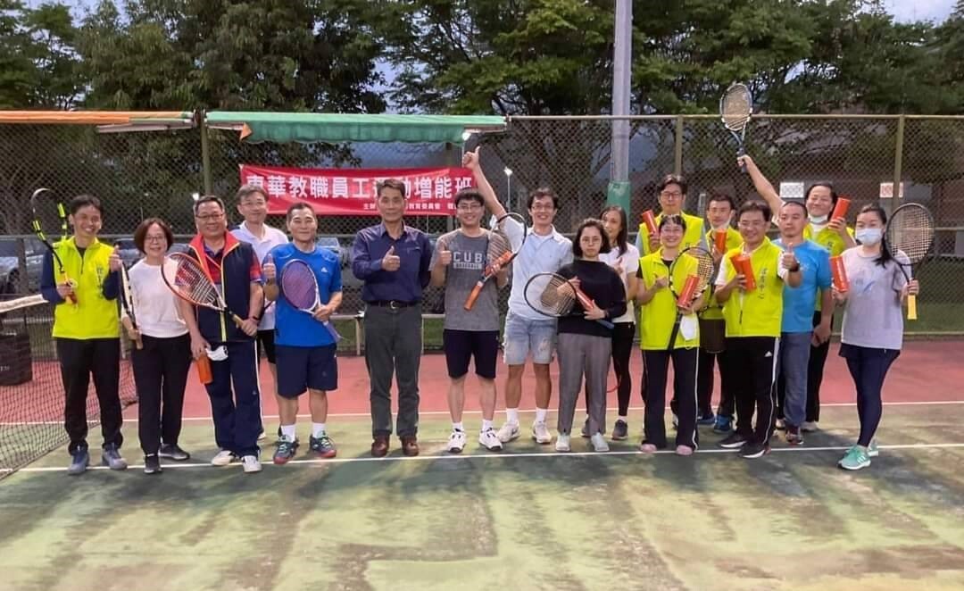 徐輝明副校長到場支持教職員網球班。