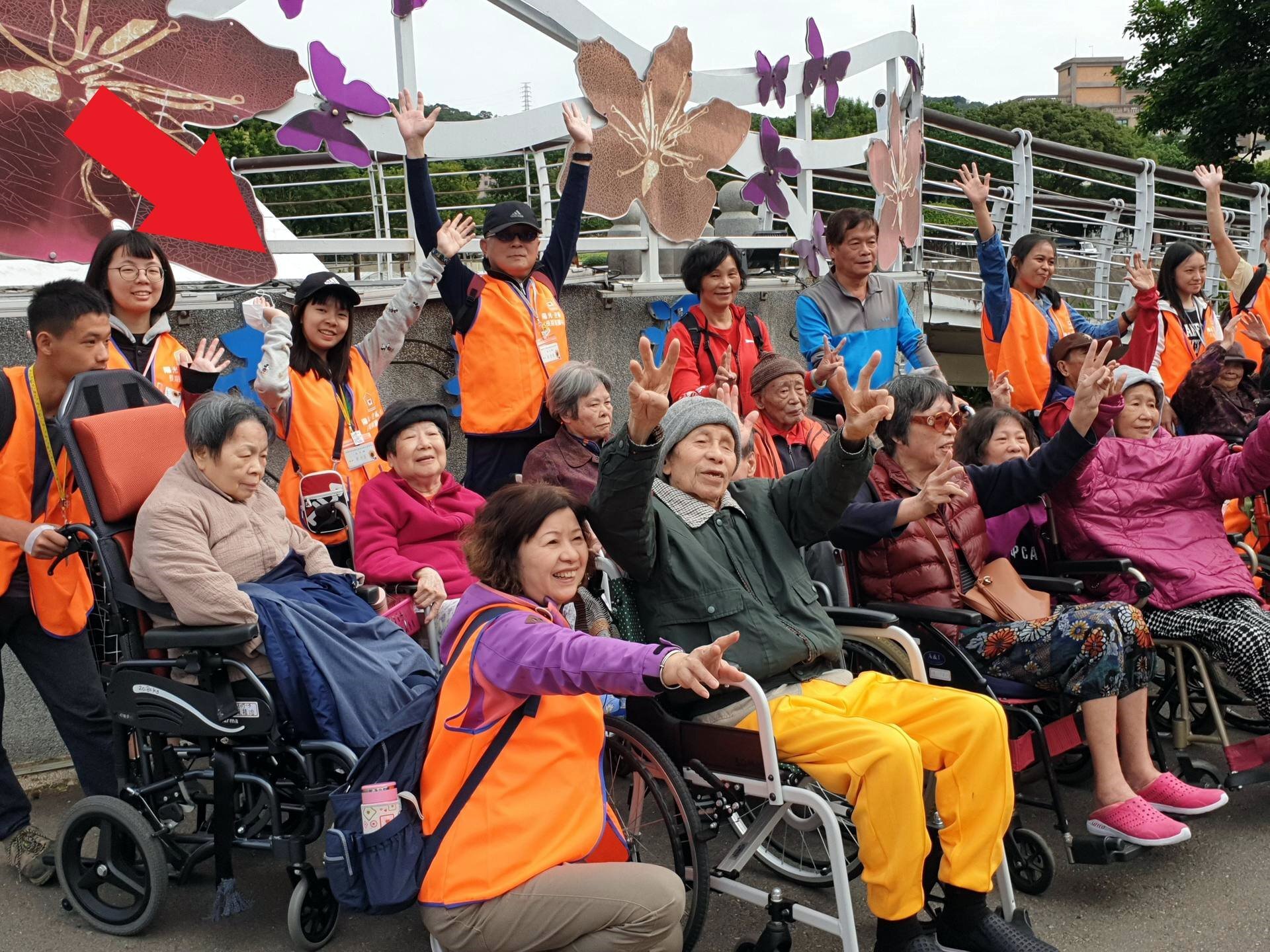 蔡亦棻同學參加桃園市老人長照中心秋季關懷活動(一)