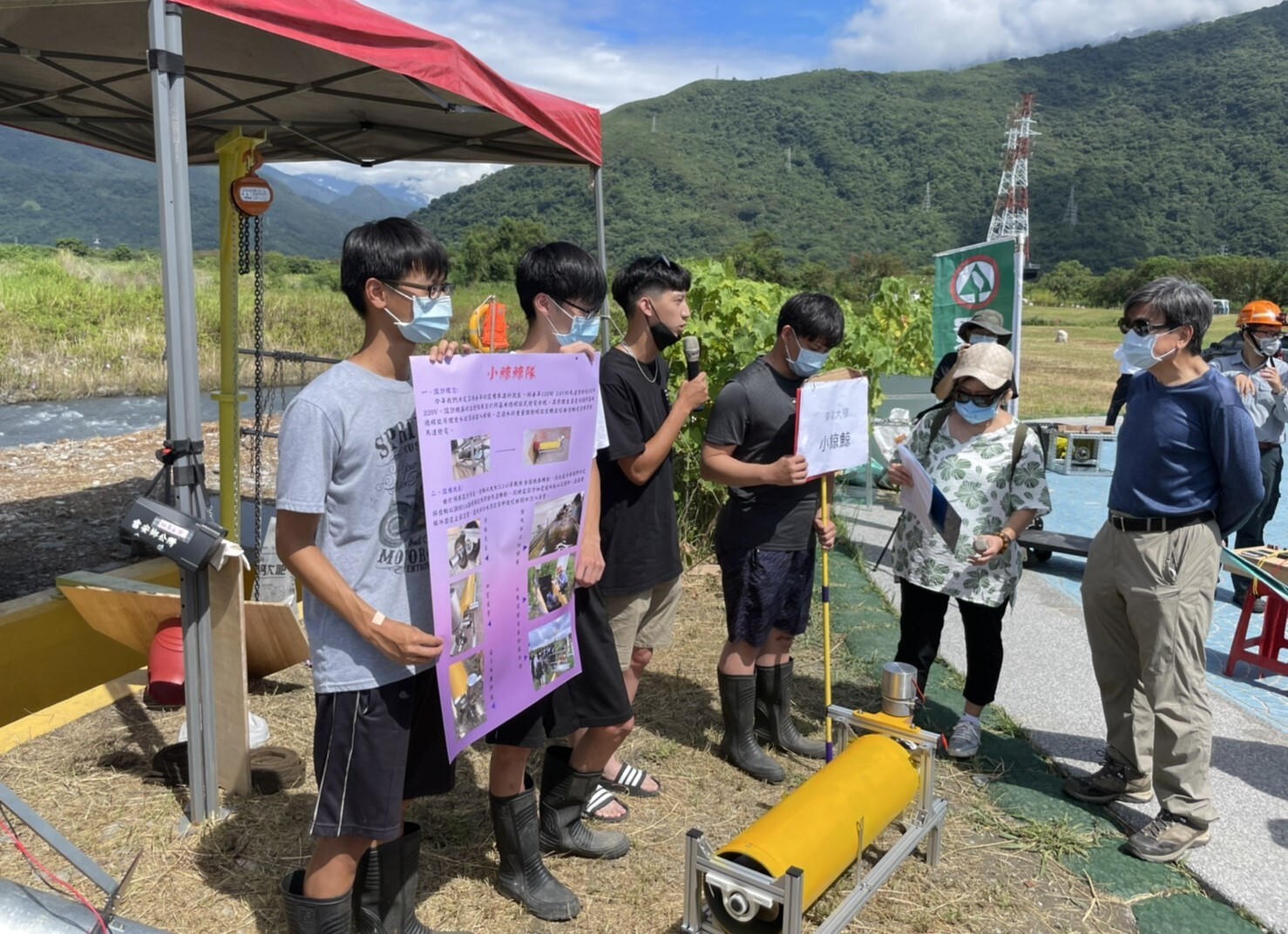 東華大學光電工程學系與能源科技中心所帶領的「小鯨鯨隊」