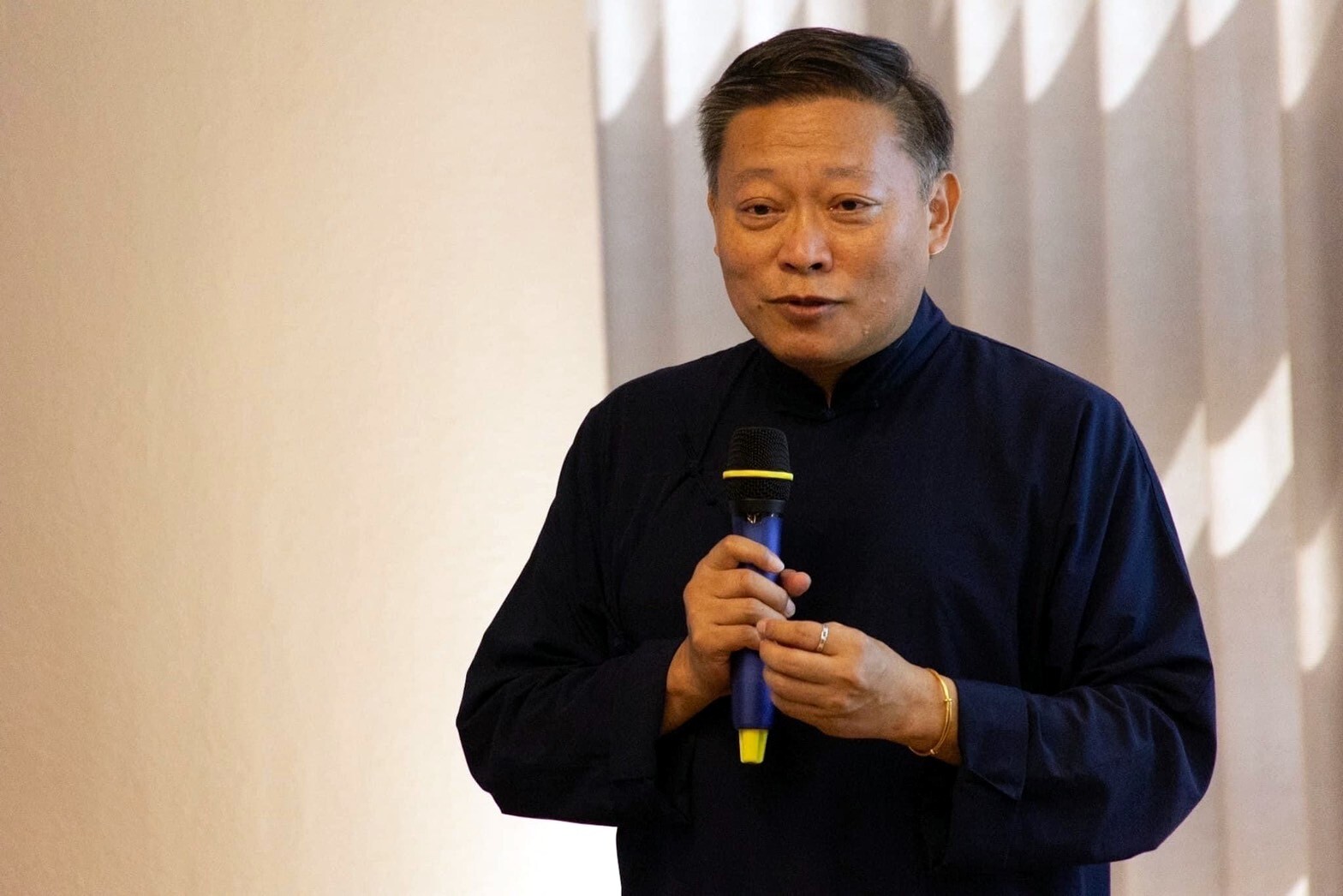 東華大學洄瀾學院榮譽講座教授頒贈典禮上,龔鵬程教授以「時代大視野下中文人的作為」為題演講