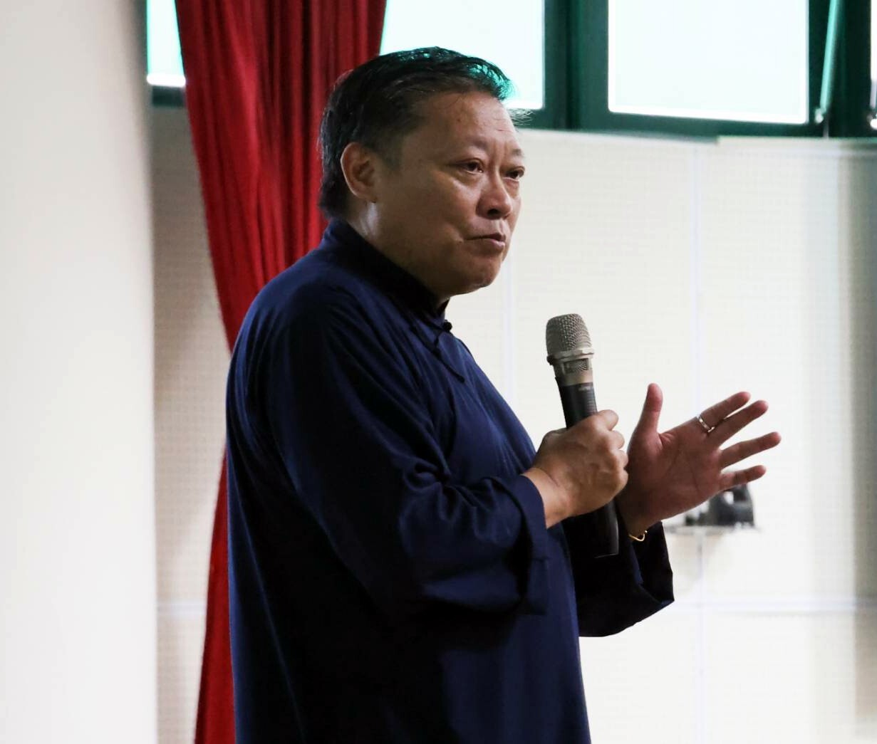 龔鵬程教授熱情與同學們分享自己的求學過程