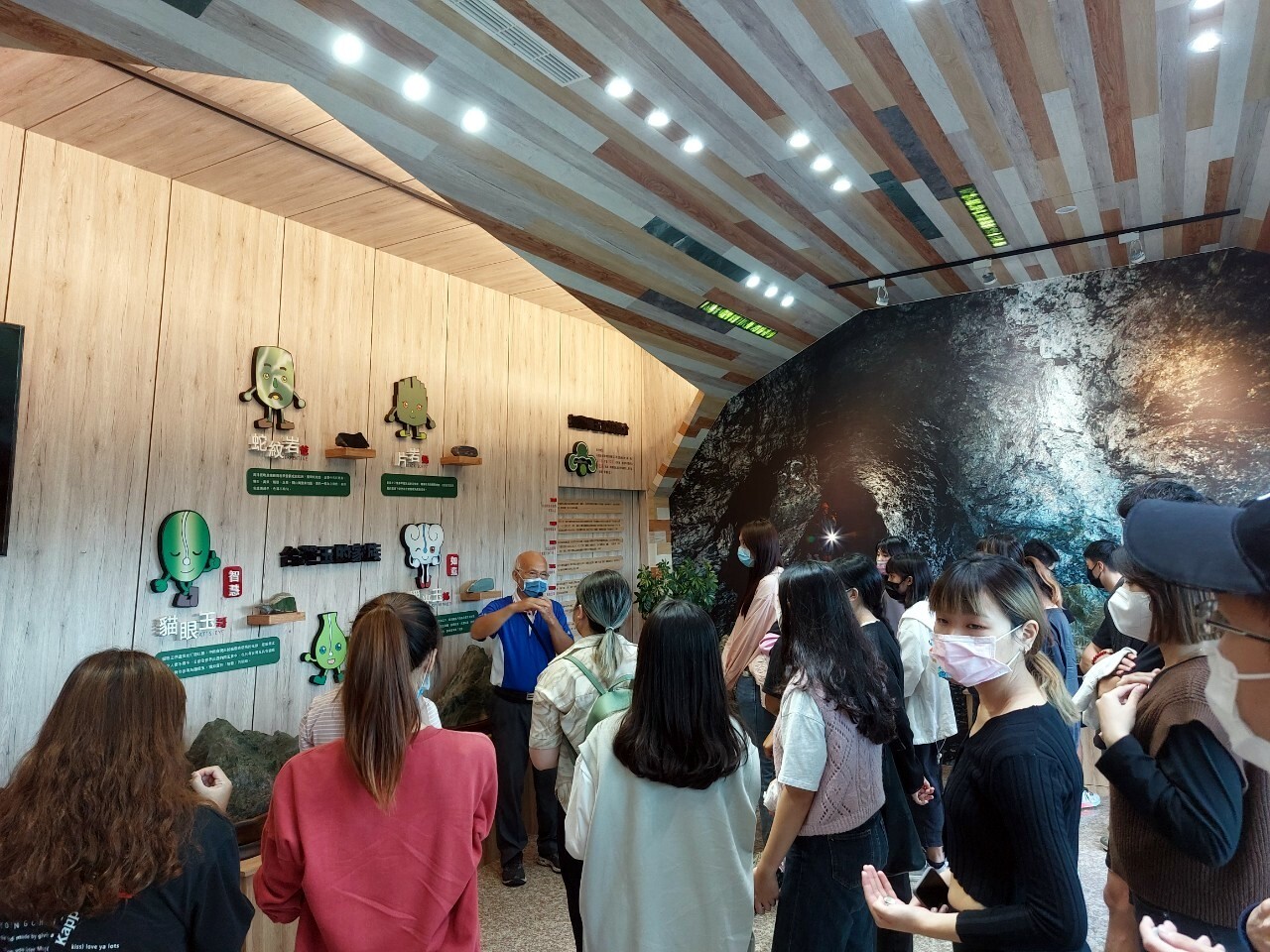 如豐琢玉工坊介紹臺灣玉開礦之艱辛與豐田的發展史