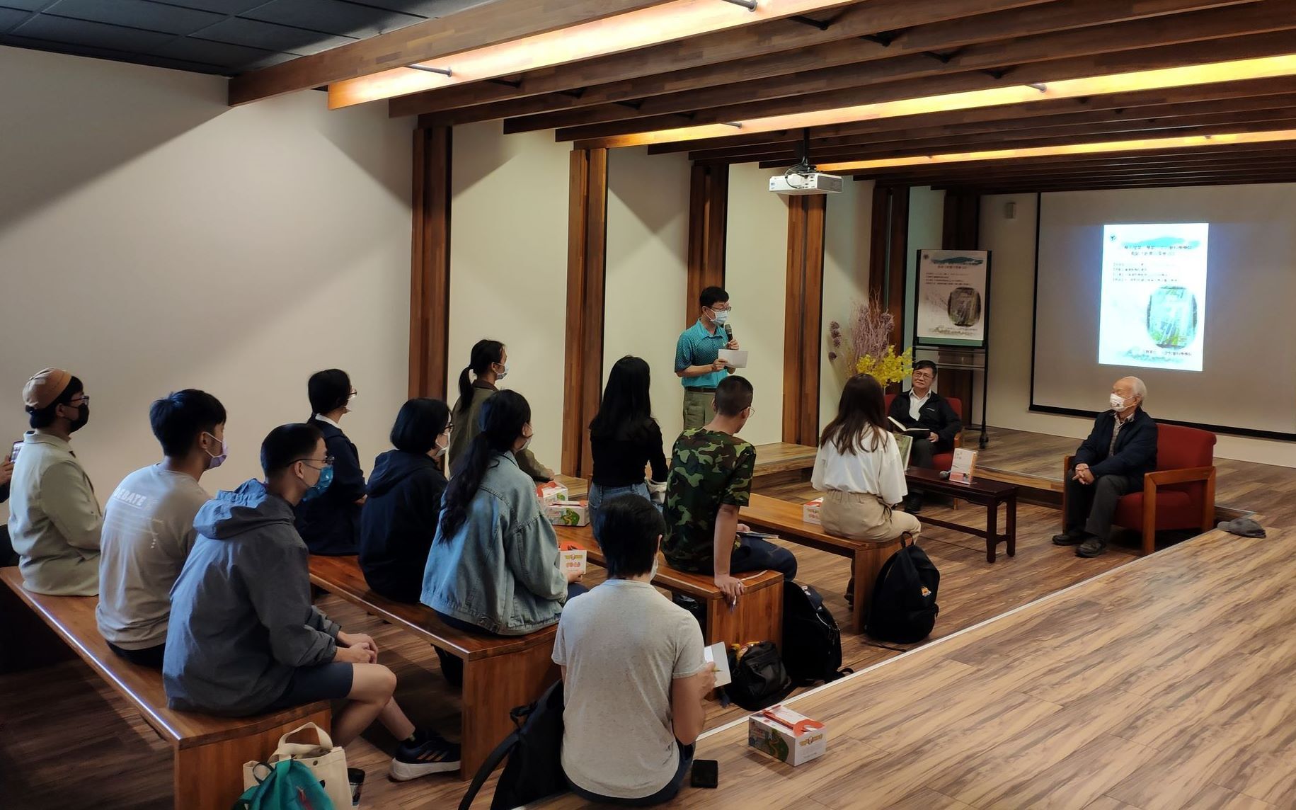 東華大學人社院111學年度第1學期新書分享會Ⅲ《戀戀摩里沙卡-林田山林業史》 - NDHU