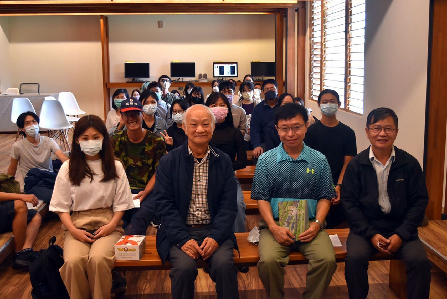 東華大學人社院111學年度第1學期新書分享會Ⅲ《戀戀摩里沙卡-林田山林業史》 - NDHU