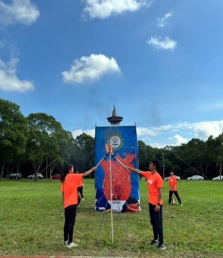 東華大學28周年校慶運動會點燃聖火儀式