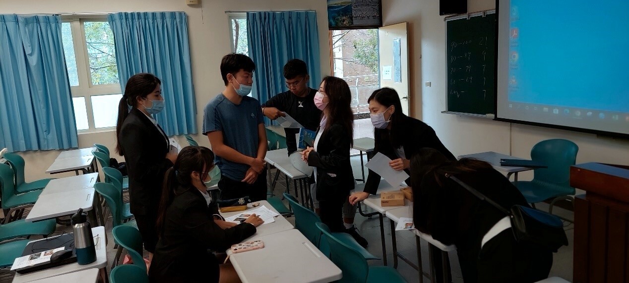 企業人資主管回答同學工作細節