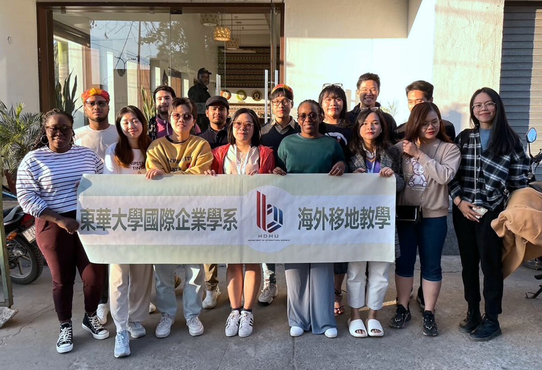 Group photo; the overseas visiting students of the Dept. of International Business, and Information Management, National Dong Hwa University.
