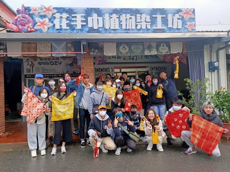 花手巾植物染工坊合照