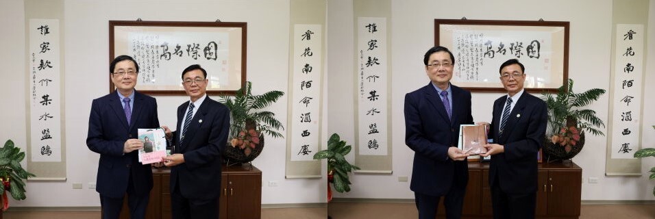 趙涵㨗校長與文副局長互贈禮物