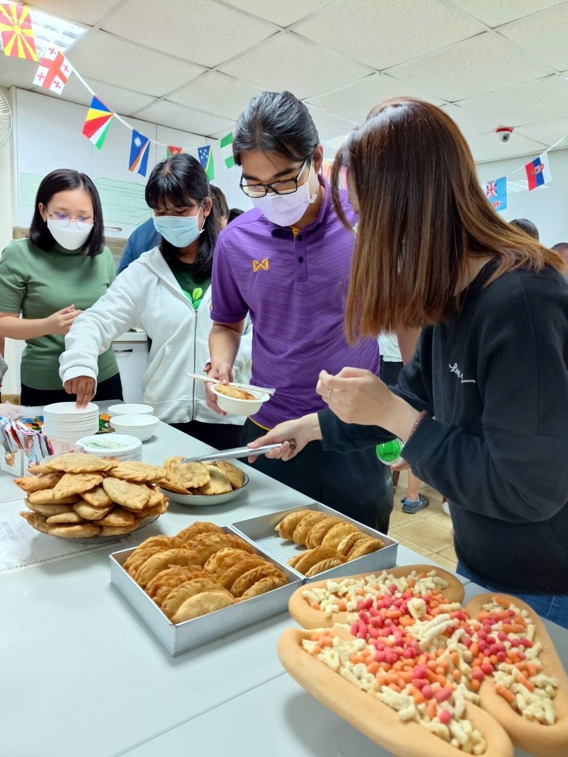 現場參與者享用蒙古當地街頭美食